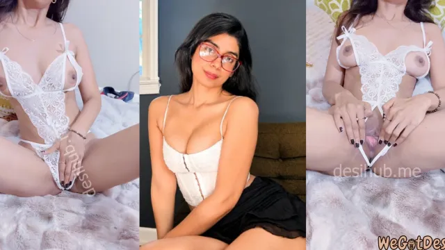 Aqsa Pervaiz Tiktokr Plays Hard Nipples Spreads Pussy in Bikini Lingerie